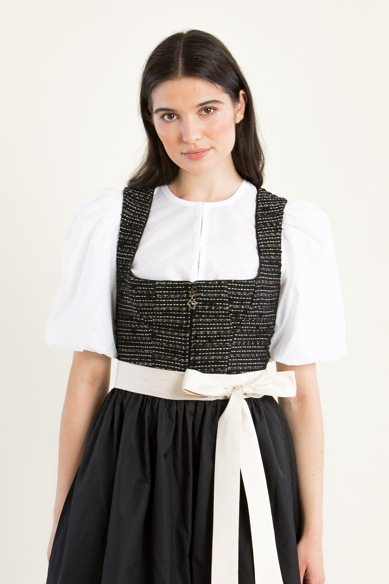 Sportalm Dirndl Freundorf schwarz Getragen | Sportalm Dirndl Freundorf black worn