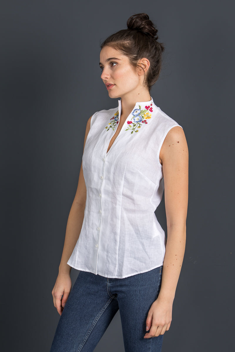 Wallmann Trachtenbluse Leinen ärmellos weiß Detail Stickerei | Wallmann Trachtenbluse Linen sleeveless white embroidery detail