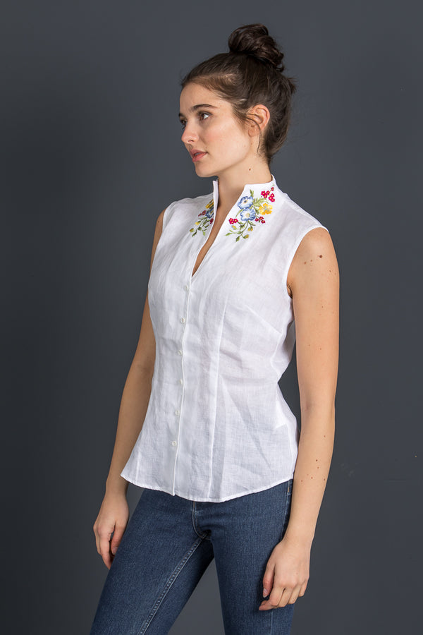 Wallmann Trachtenbluse Leinen ärmellos weiß Detail Stickerei | Wallmann Trachtenbluse Linen sleeveless white embroidery detail
