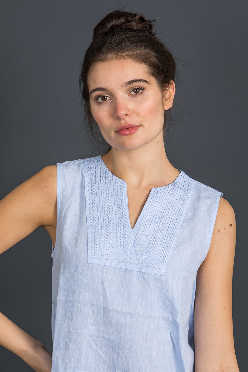 Wallmann Trachtenbluse Leinen hellblau Detail | Wallmann Linen Trachten Blouse light blue detail