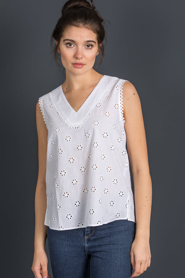 Wallmann Trachtenbluse ärmellos weiß Vorderansicht | Wallmann Trachtenbluse sleeveless white front view