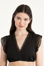 Wenger Dirndlbluse Isa Flügelarm schwarz Detail | Wenger Dirndl Blouse Isa wing sleeve black detail